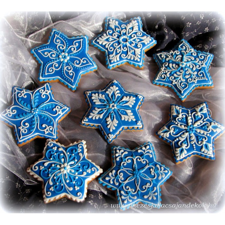 Kék karácsonyi csillagok változatos mintával