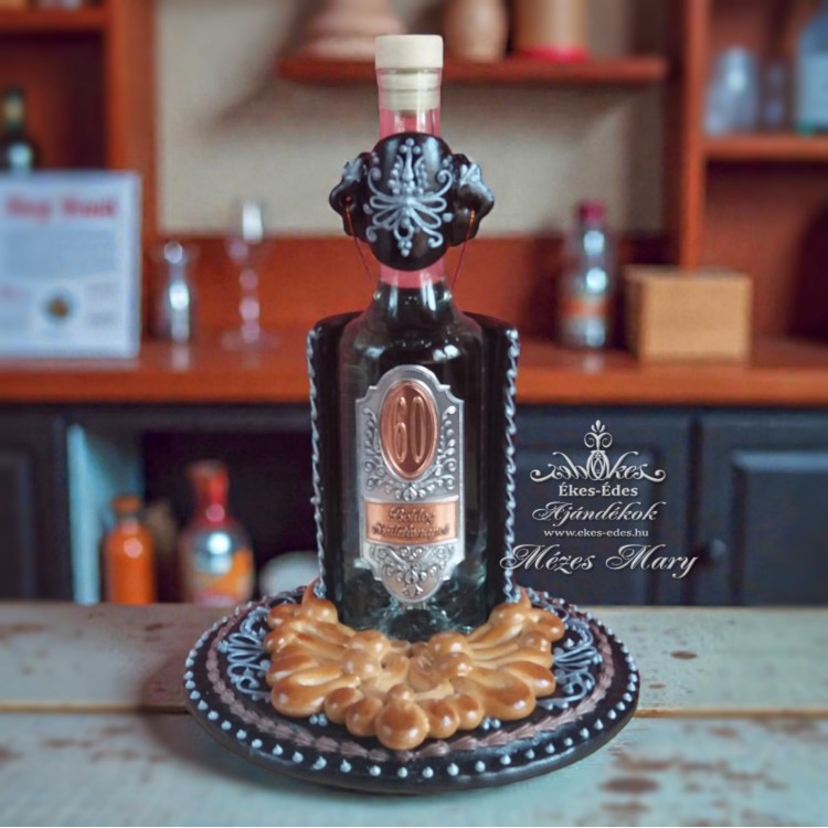 Mézeskalács palackdísz és tartó – Elegáns üzleti ajándék