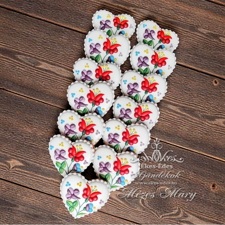 Kicsi, kalocsai mintával díszített köszönetajándék, mézeskalácsból