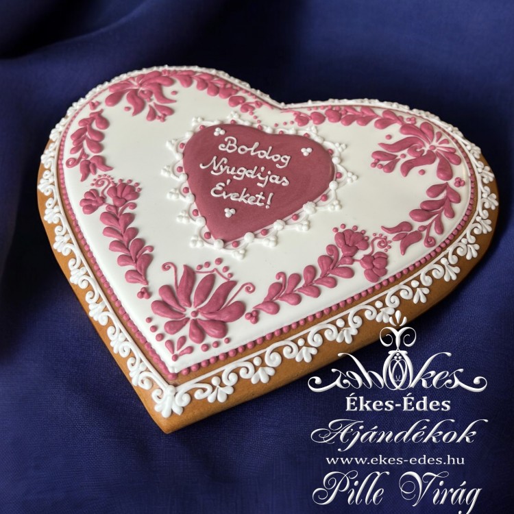 Népi motívumos szív