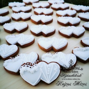 Szivecske-pár mézeskalács Szivecske-pár mézeskalács